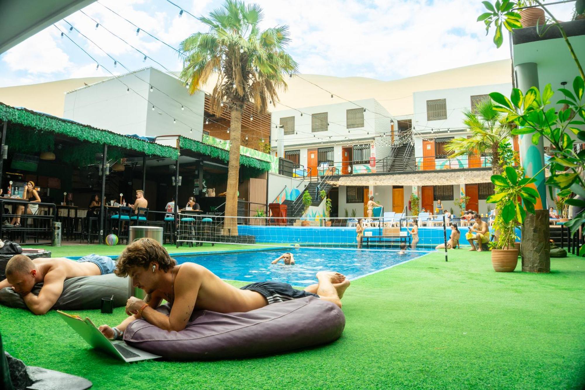 Wild Rover Huacachina Ica Exterior foto